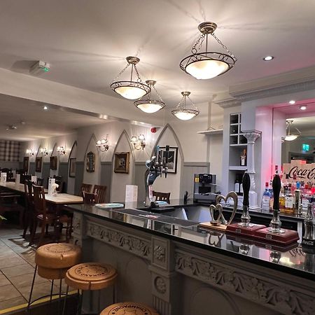 The Bell Shifnal Hotel ภายนอก รูปภาพ