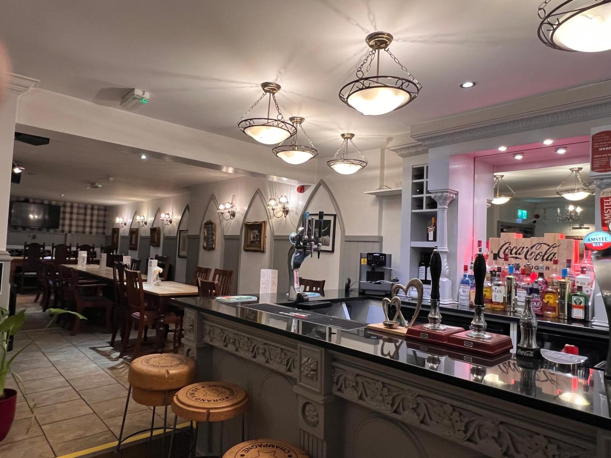 The Bell Shifnal Hotel ภายนอก รูปภาพ