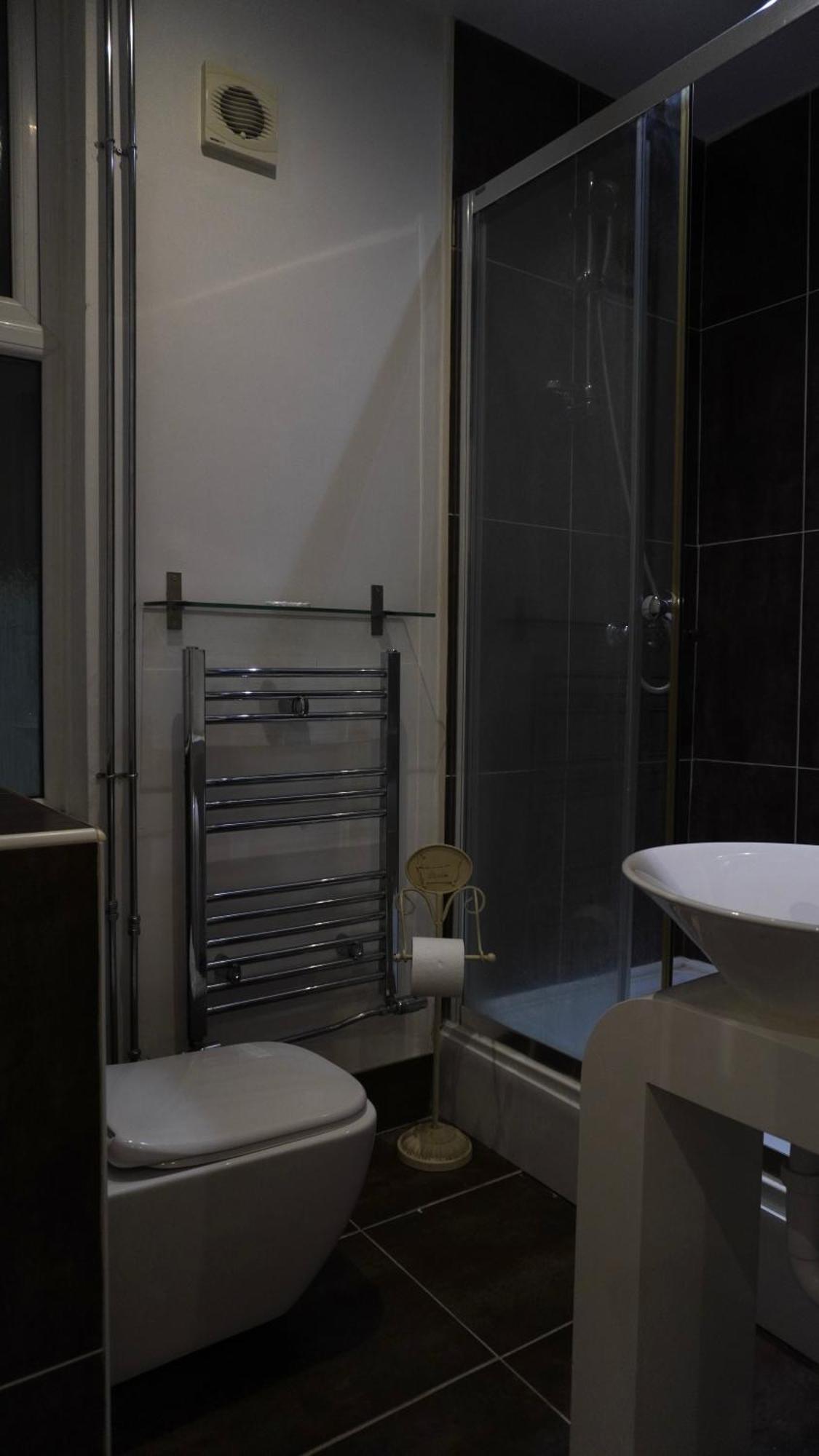 The Bell Shifnal Hotel ภายนอก รูปภาพ