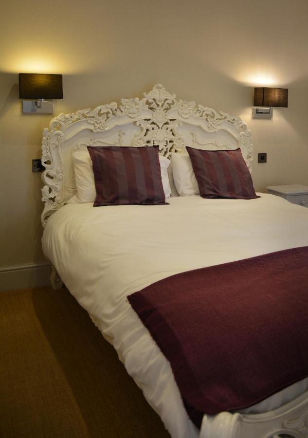 The Bell Shifnal Hotel ภายนอก รูปภาพ