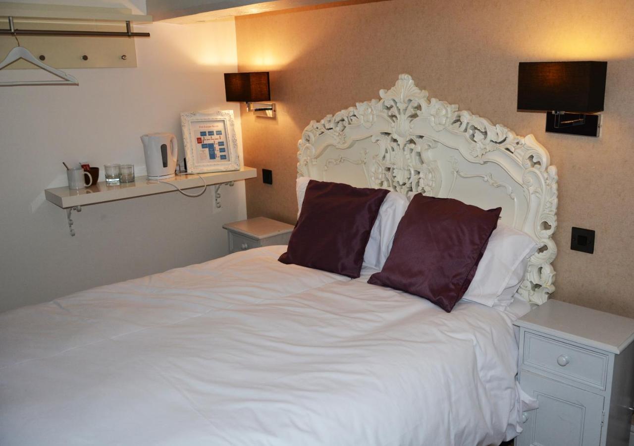 The Bell Shifnal Hotel ภายนอก รูปภาพ